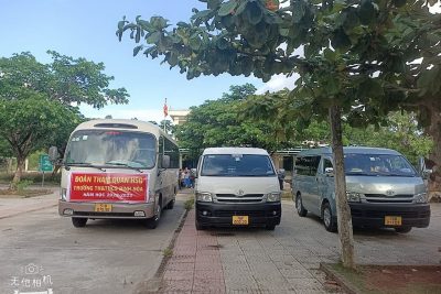 Phần thưởng cuối năm dành cho các bạn học sinh xuất sắc